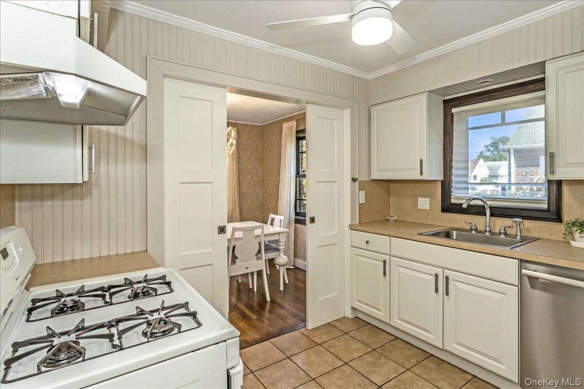 Single Family Harrison  Nassau County, NY 11552, MLS-907406-7