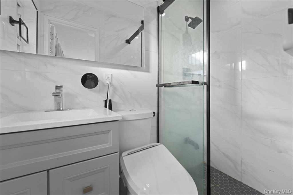 Single Family 26th Queens, NY 11360, MLS-907428-9