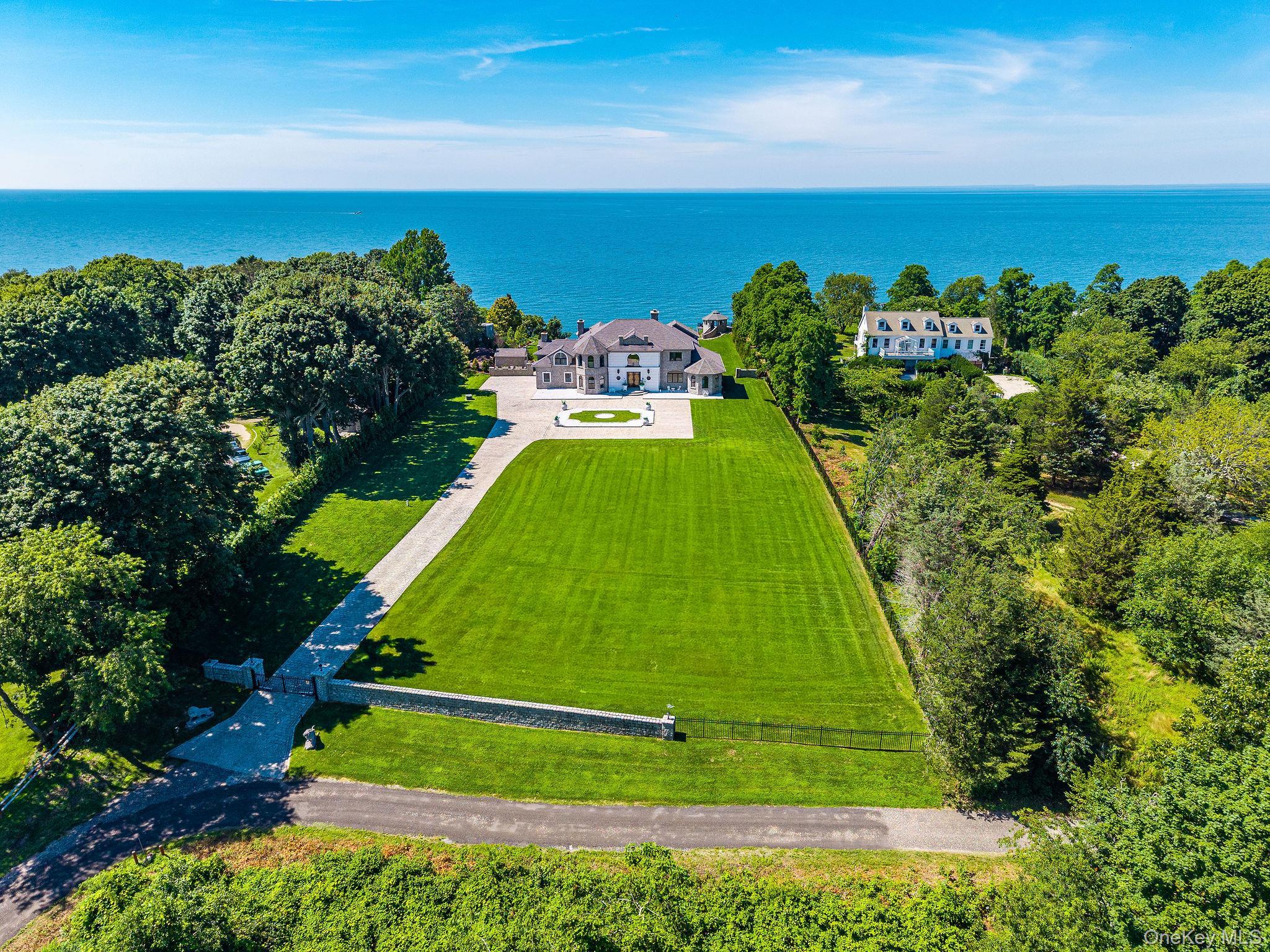 Single Family Hallock Lane Suffolk County, NY 11952, MLS-907439-35