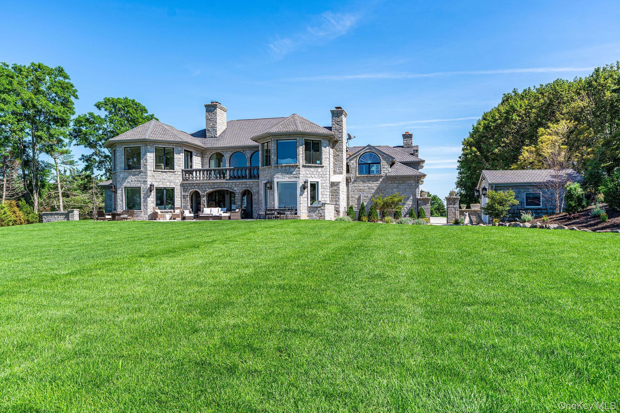 Single Family Hallock Lane Suffolk County, NY 11952, MLS-907439-36