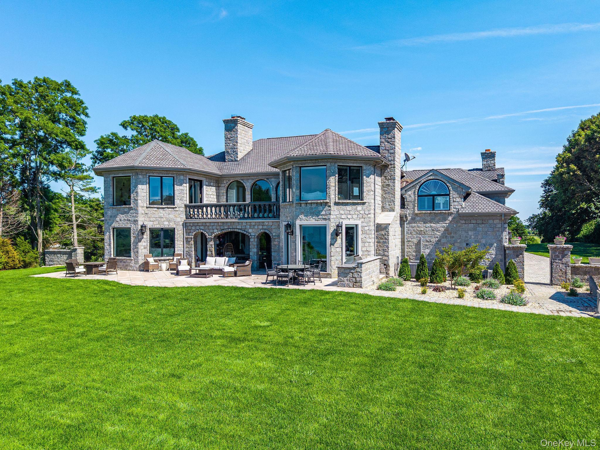 Single Family Hallock Lane Suffolk County, NY 11952, MLS-907439-37
