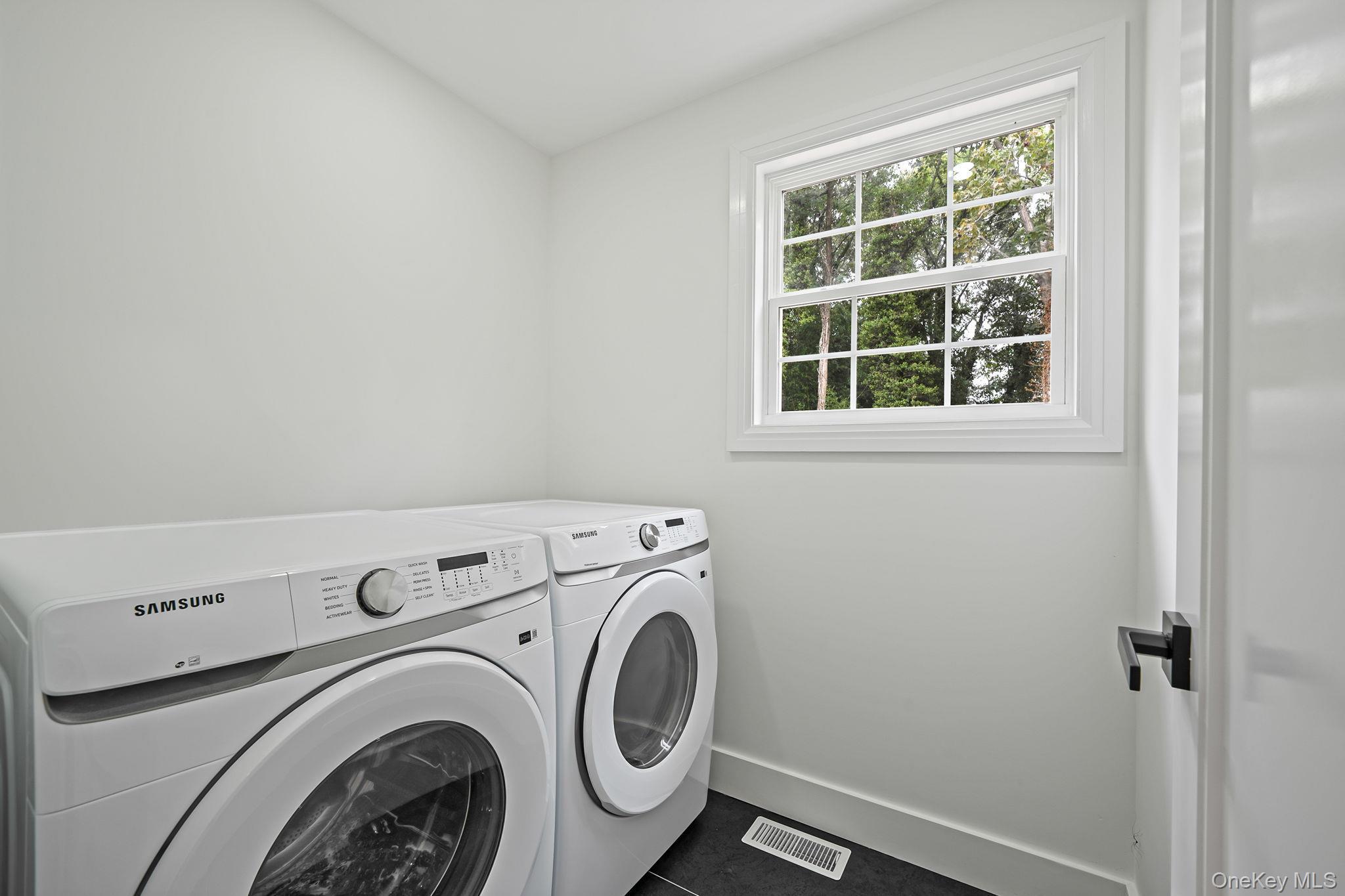 Single Family Lakeview  Suffolk County, NY 11953, MLS-907486-13