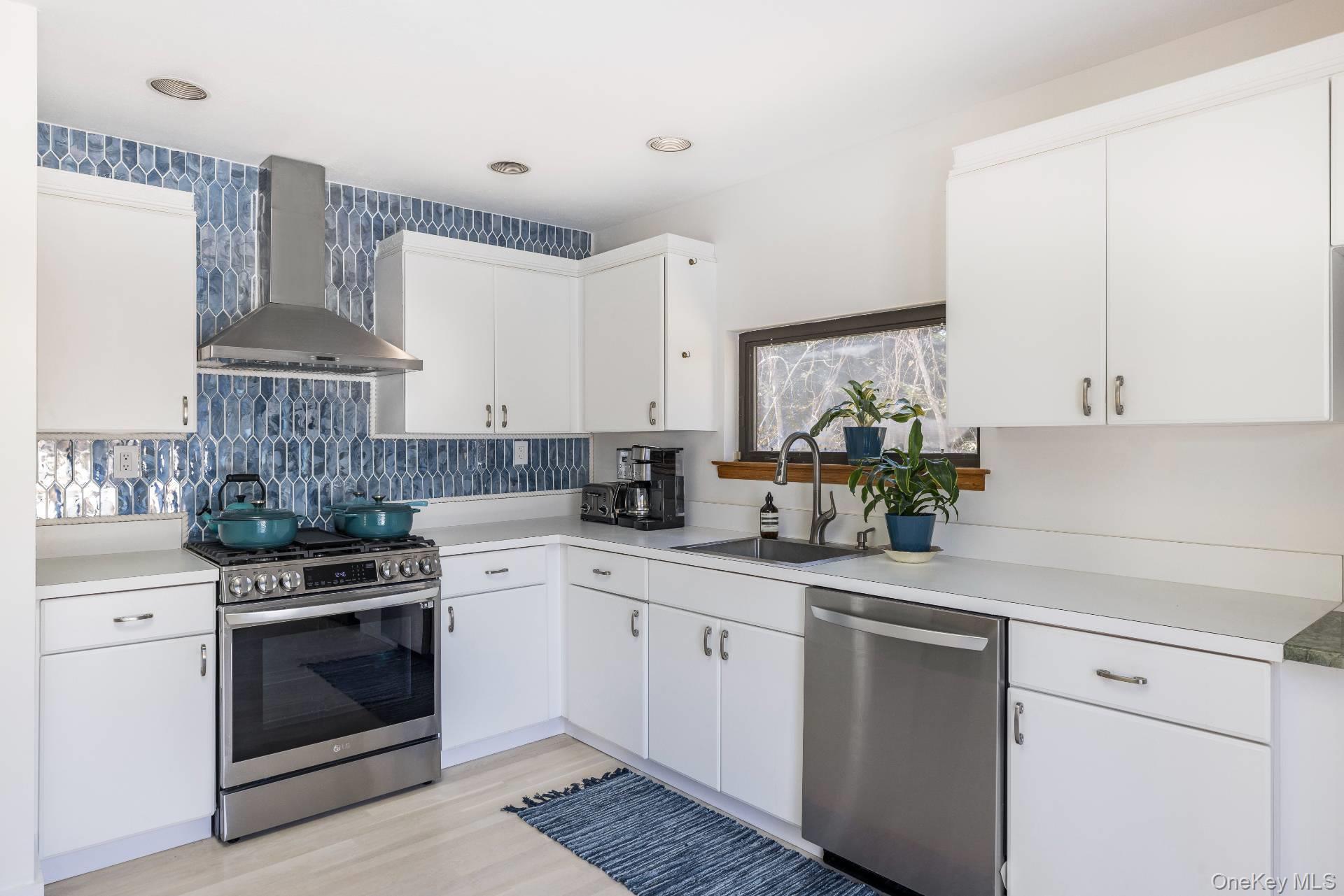 Single Family Blue Jay Way Suffolk County, NY 11937, MLS-907494-7