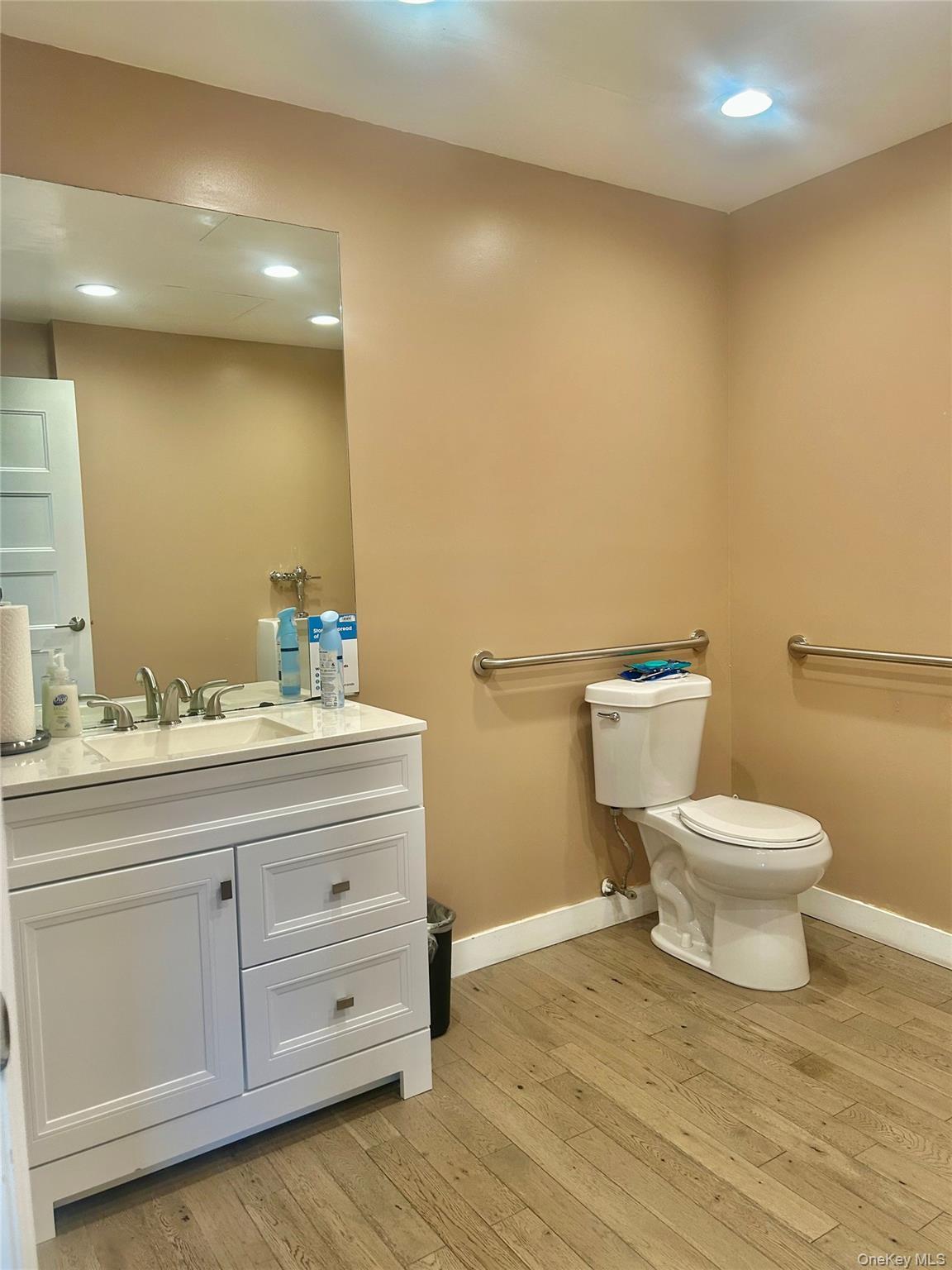 Commercial Sale City Island  Bronx, NY 10464, MLS-907496-18