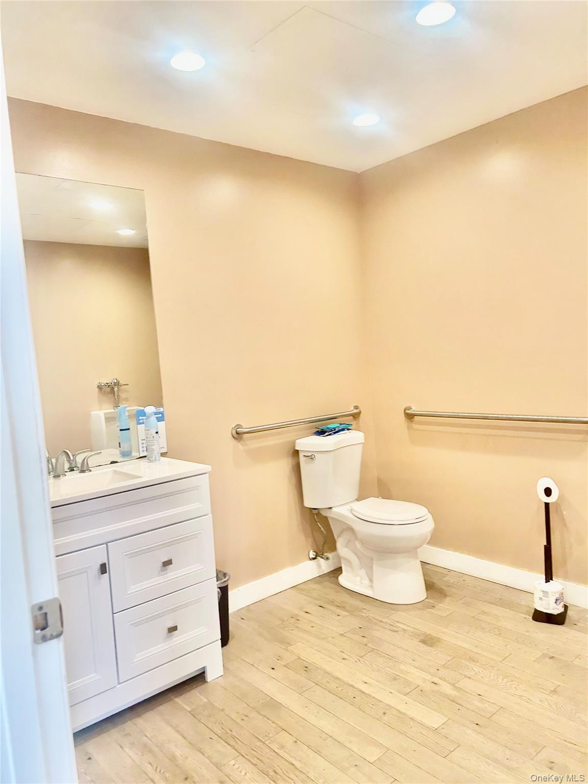 Commercial Sale City Island  Bronx, NY 10464, MLS-907496-19