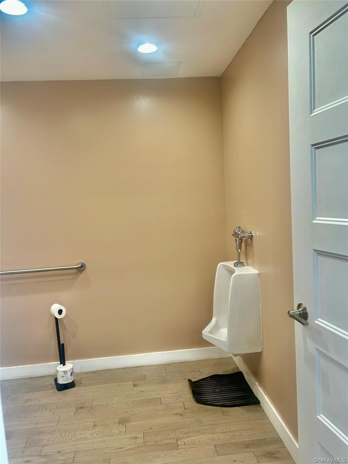 Commercial Sale City Island  Bronx, NY 10464, MLS-907496-20