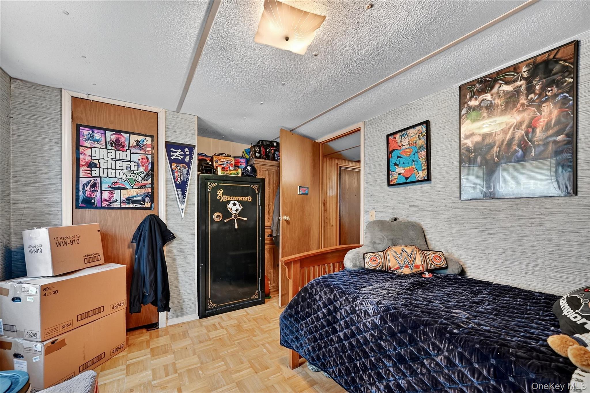 Single Family Ulster Heights  Ulster County, NY 12428, MLS-907519-24