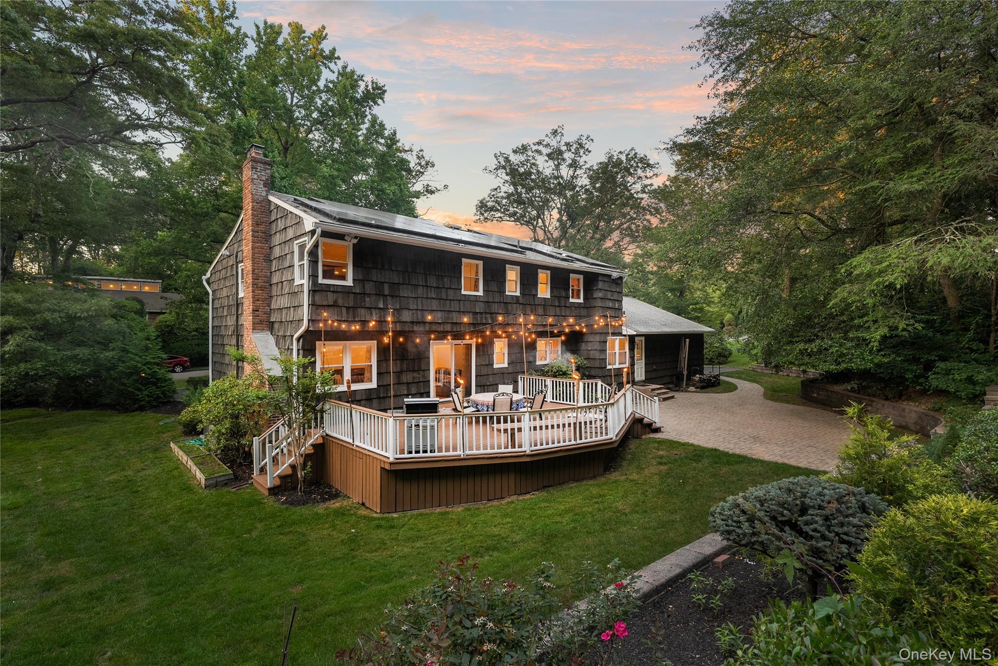 Single Family Hunting Hill Nassau County, NY 11797, MLS-907535-11