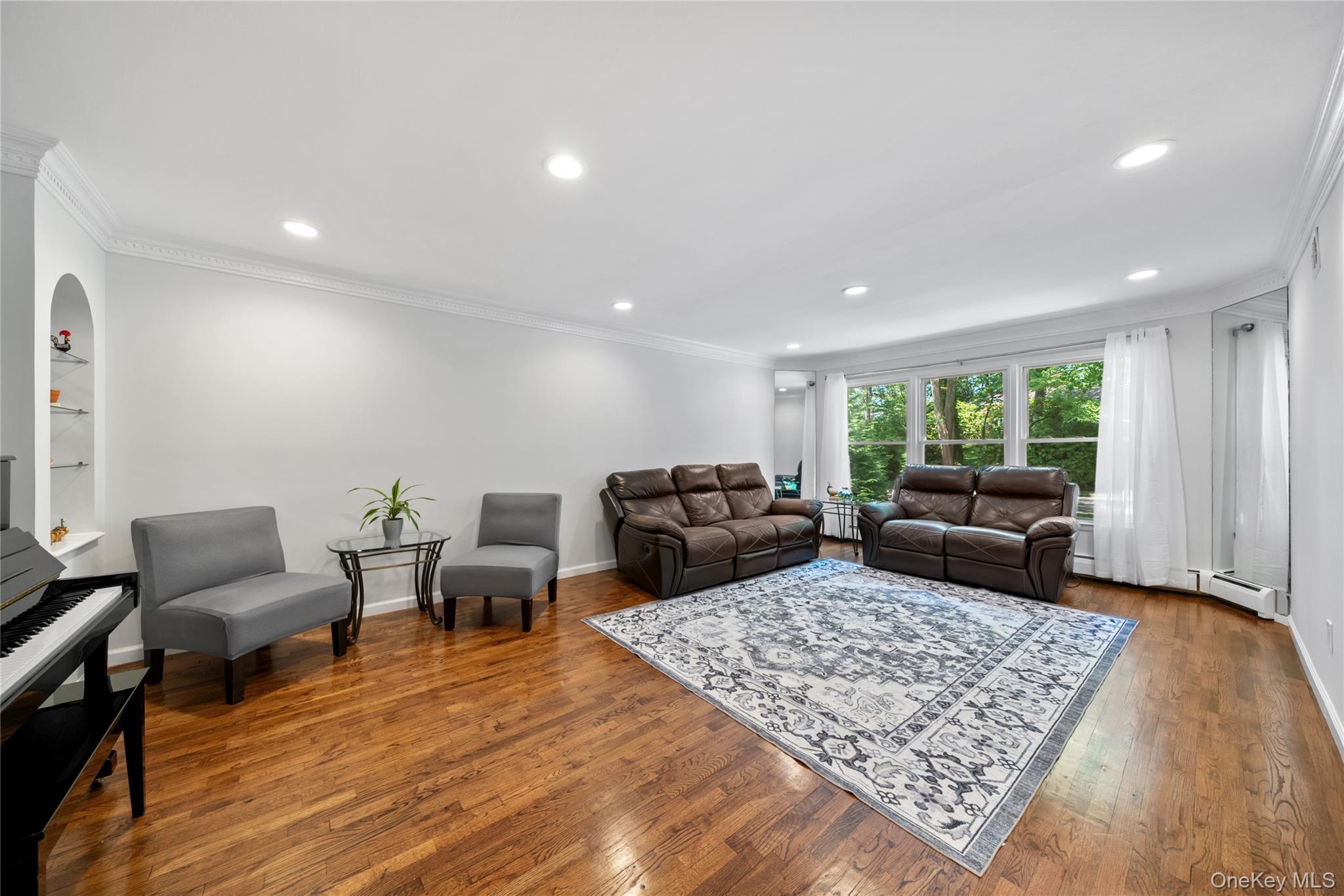 Single Family Hunting Hill Nassau County, NY 11797, MLS-907535-14