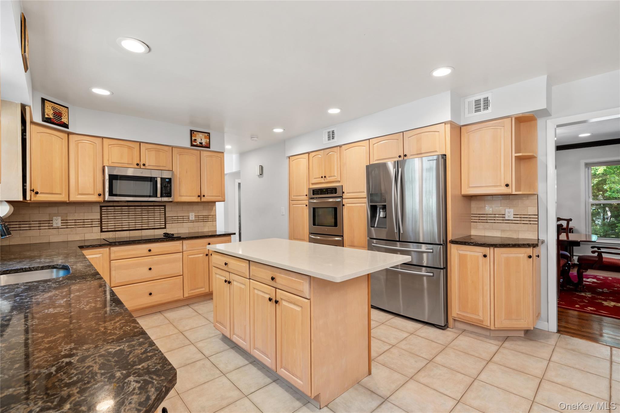 Single Family Hunting Hill Nassau County, NY 11797, MLS-907535-18