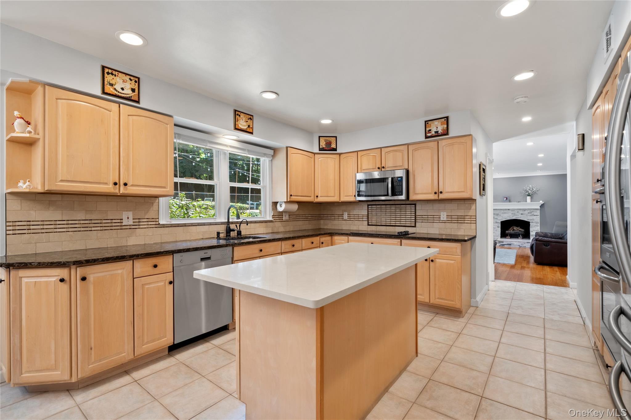 Single Family Hunting Hill Nassau County, NY 11797, MLS-907535-19