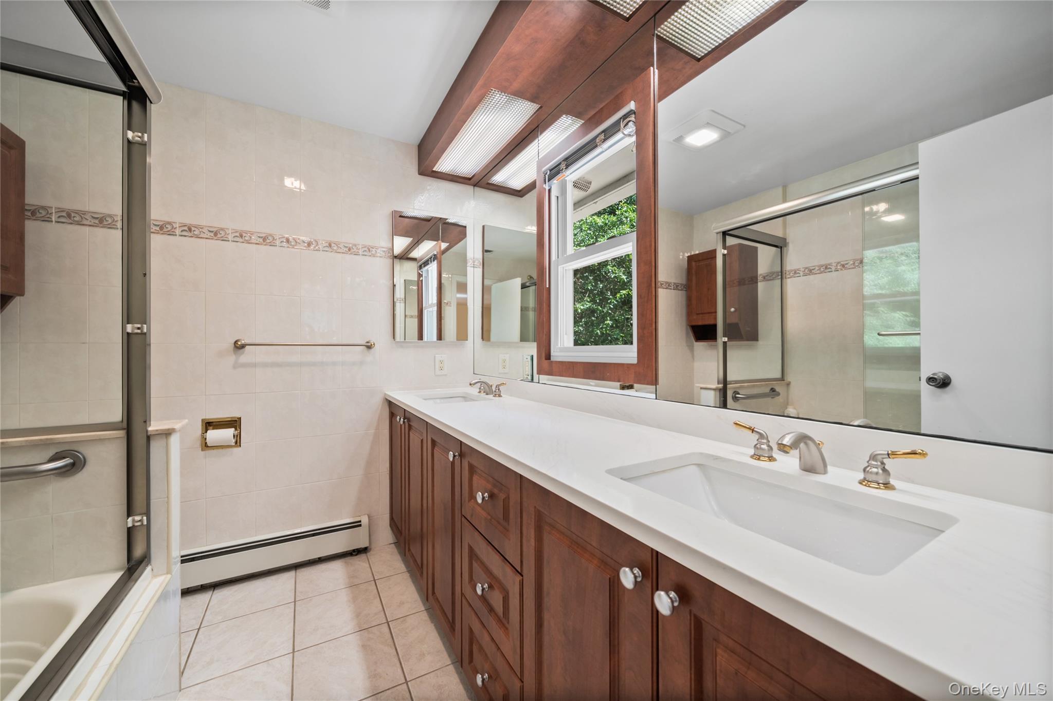 Single Family Hunting Hill Nassau County, NY 11797, MLS-907535-25