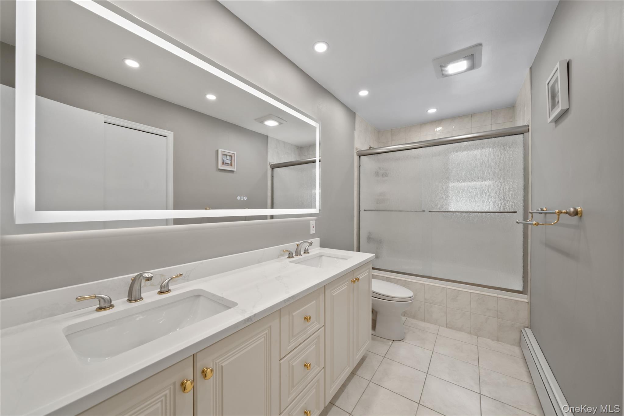 Single Family Hunting Hill Nassau County, NY 11797, MLS-907535-28