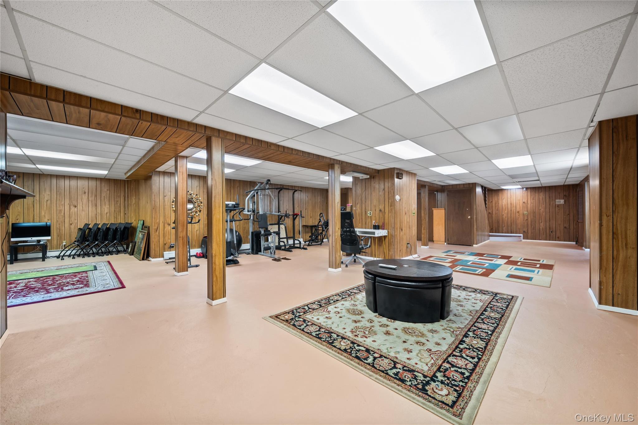 Single Family Hunting Hill Nassau County, NY 11797, MLS-907535-31