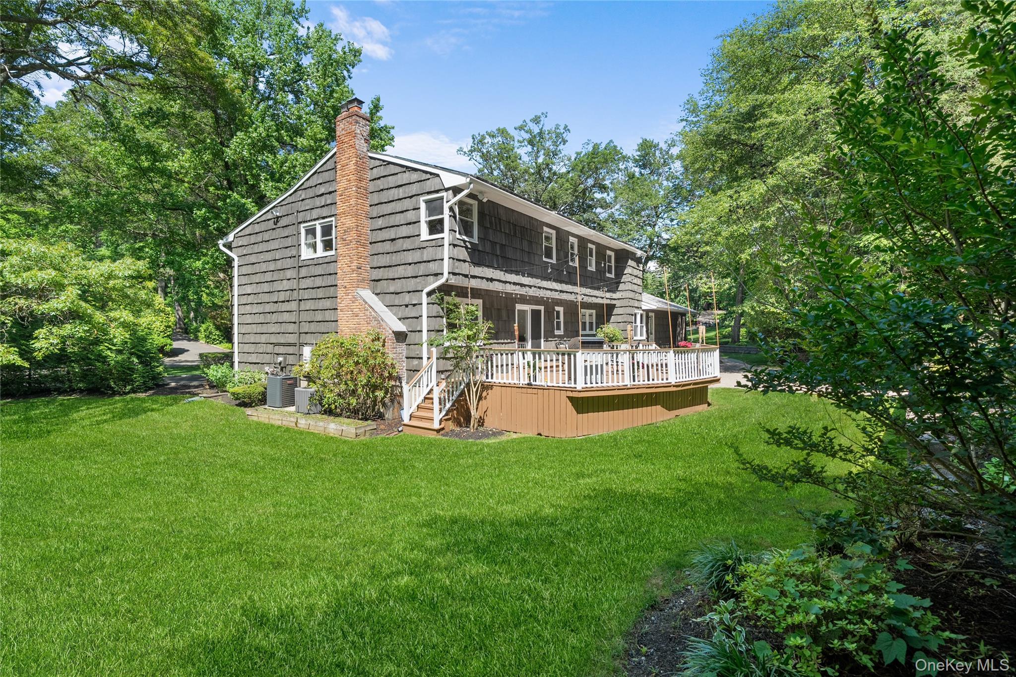 Single Family Hunting Hill Nassau County, NY 11797, MLS-907535-33