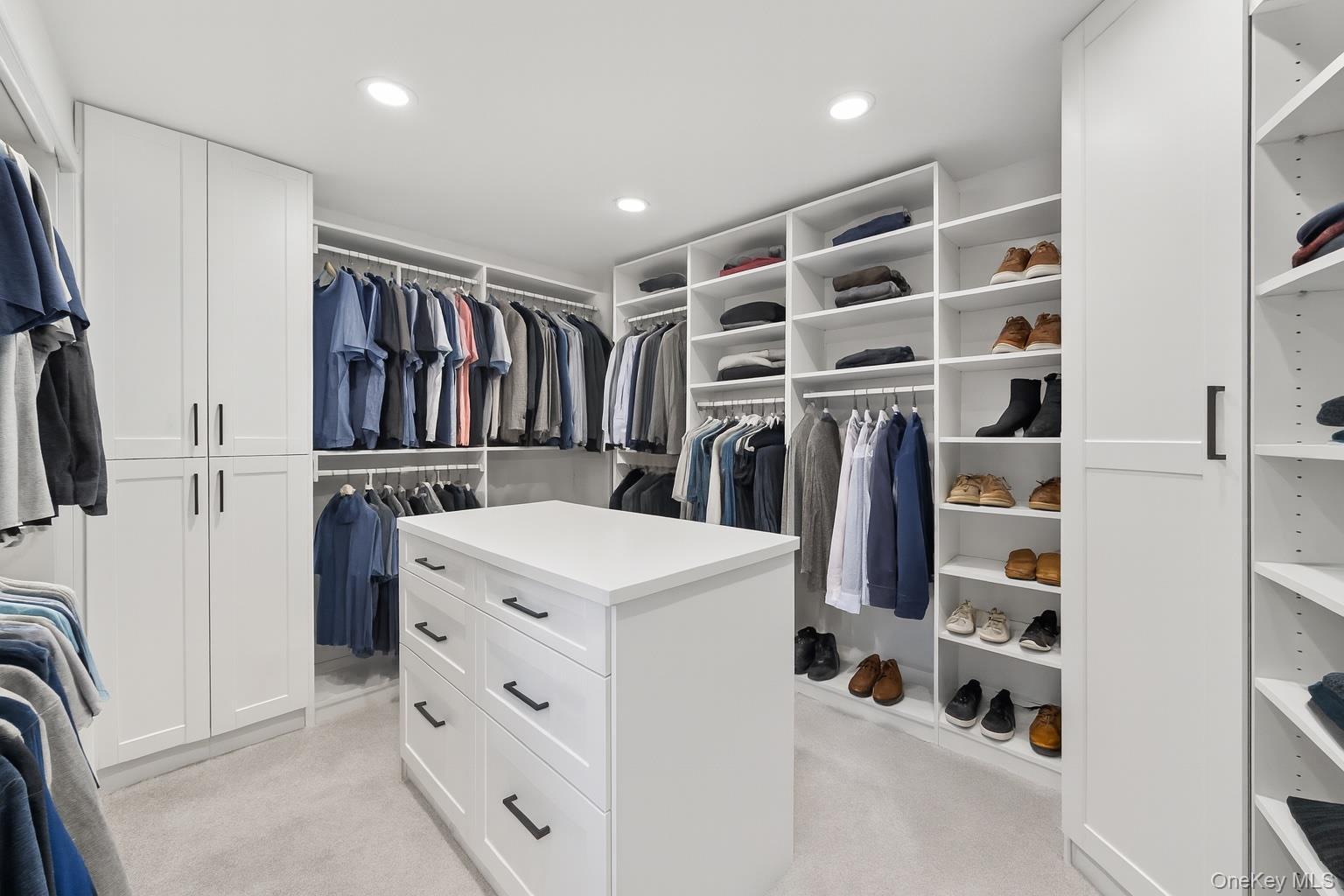 Single Family Hunting Hill Nassau County, NY 11797, MLS-907535-5