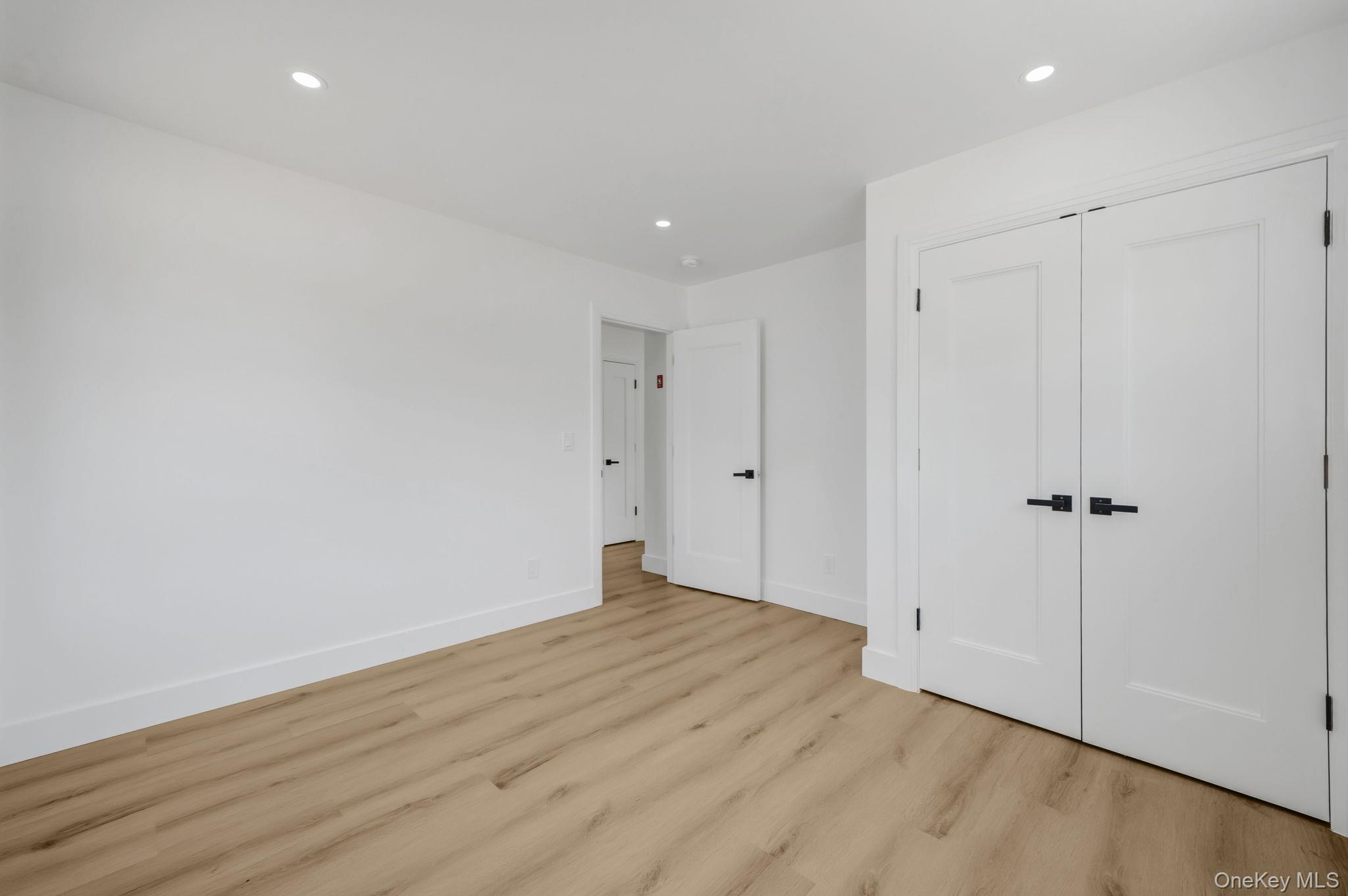 Single Family Lakeview Suffolk County, NY 11953, MLS-907547-14