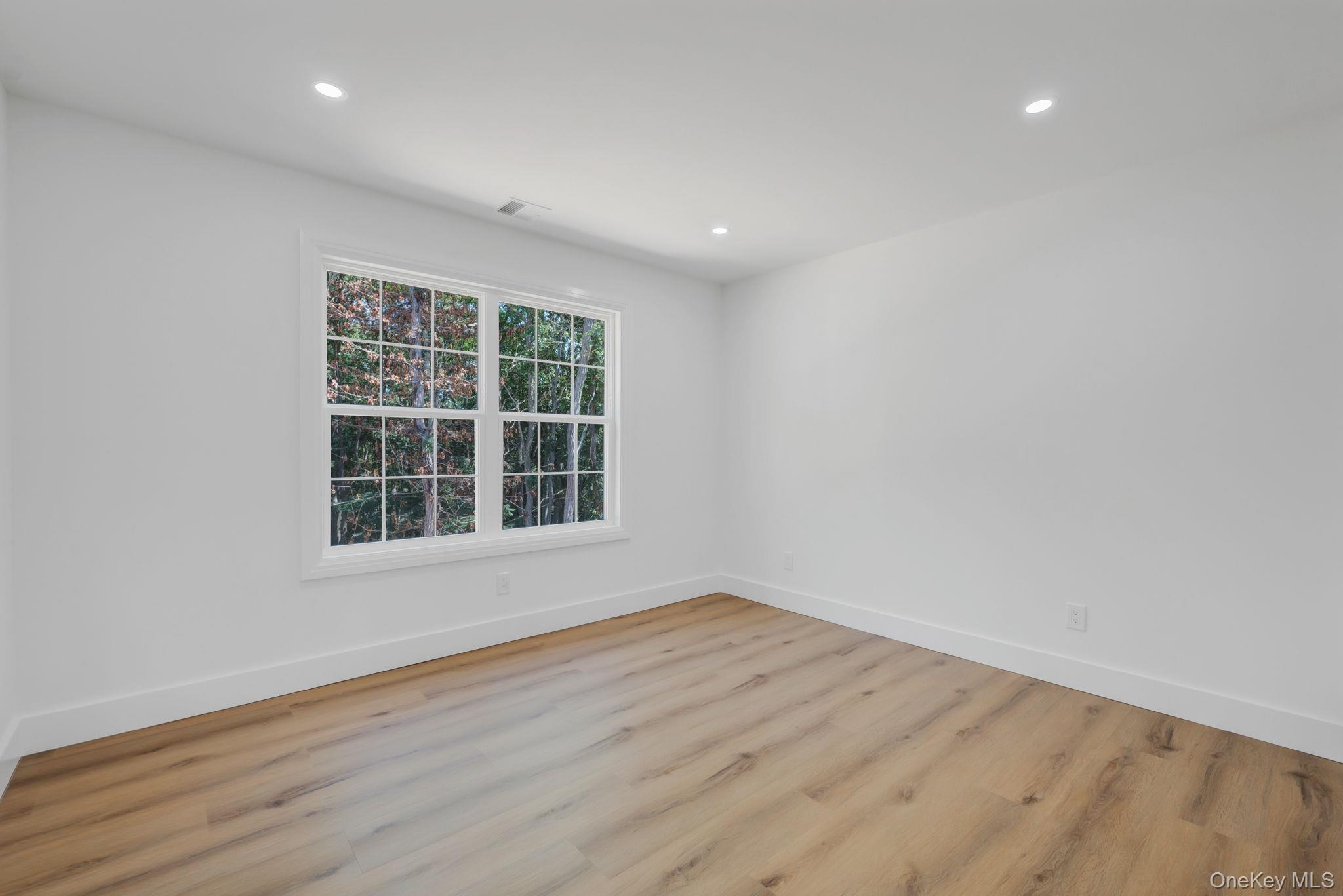 Single Family Lakeview Suffolk County, NY 11953, MLS-907547-17