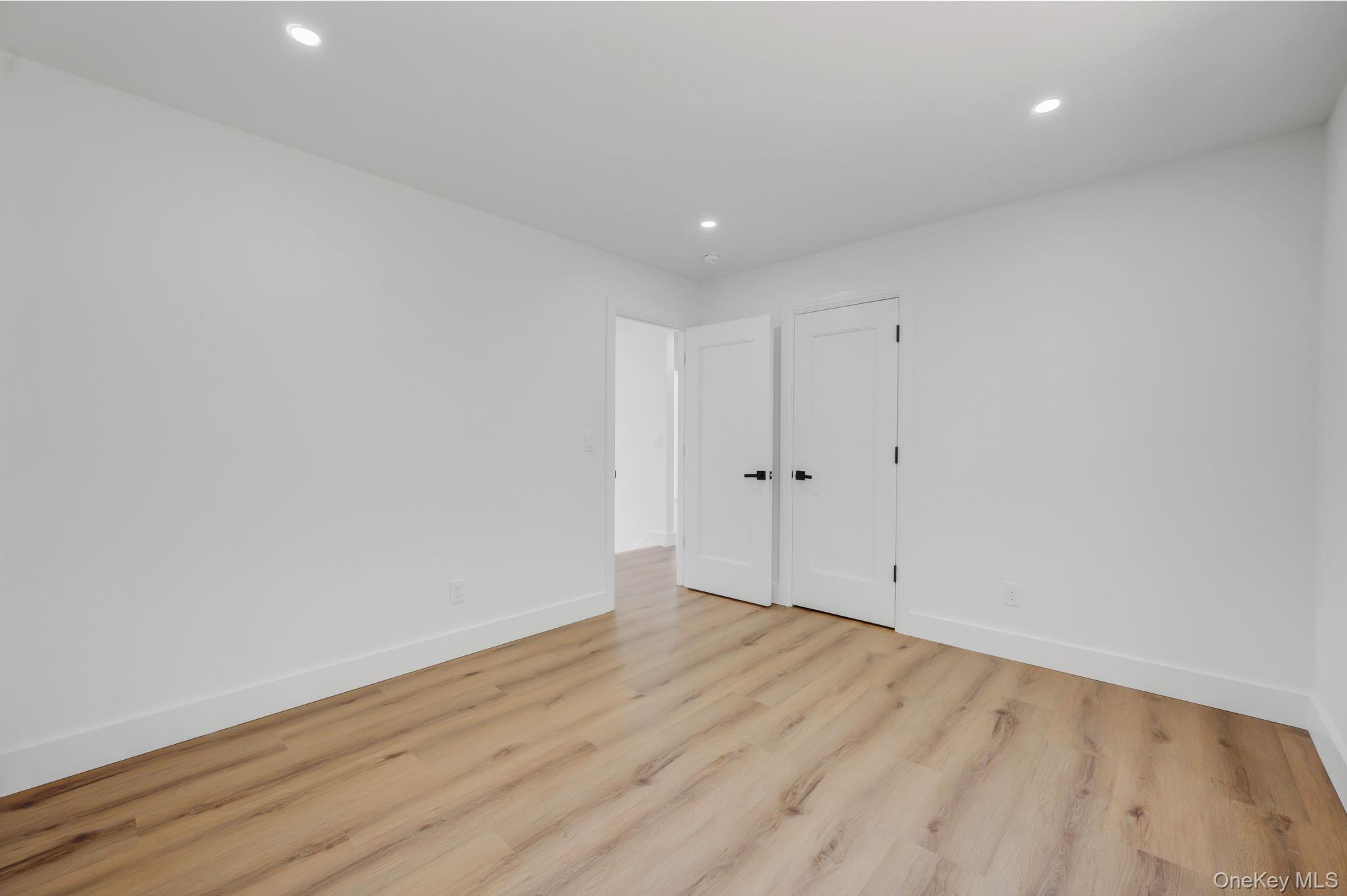 Single Family Lakeview Suffolk County, NY 11953, MLS-907547-18