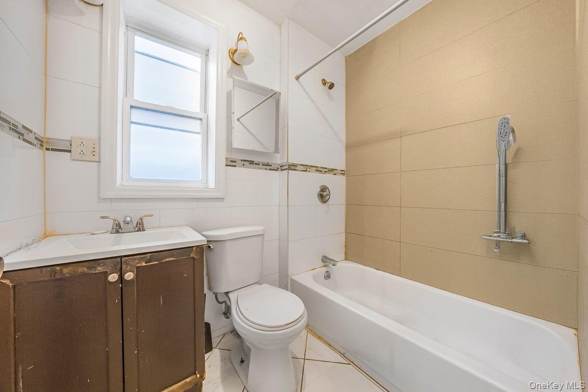 Single Family 167th  Bronx, NY 10459, MLS-907615-11