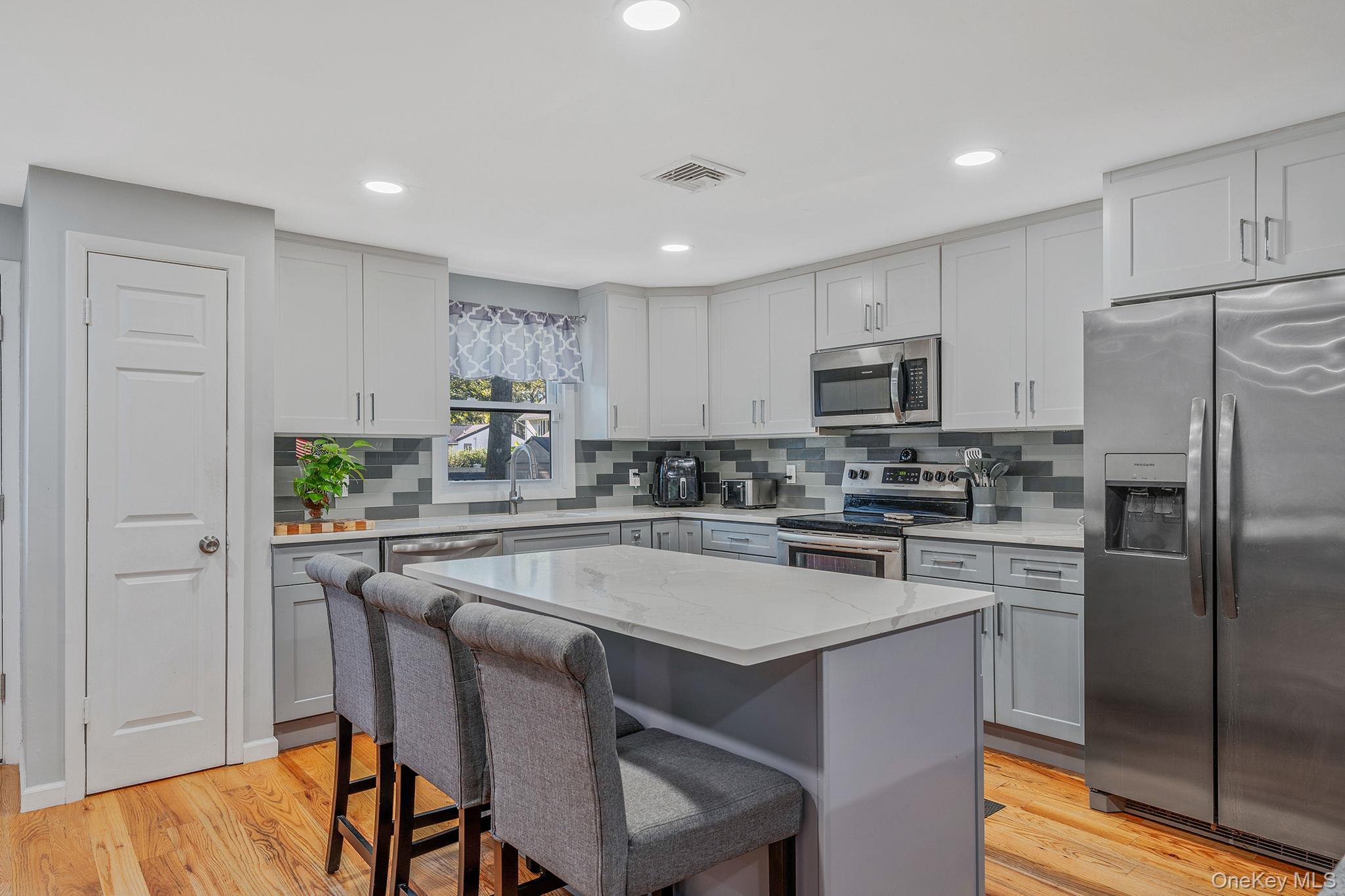 Single Family Grundy  Suffolk County, NY 11741, MLS-907654-11