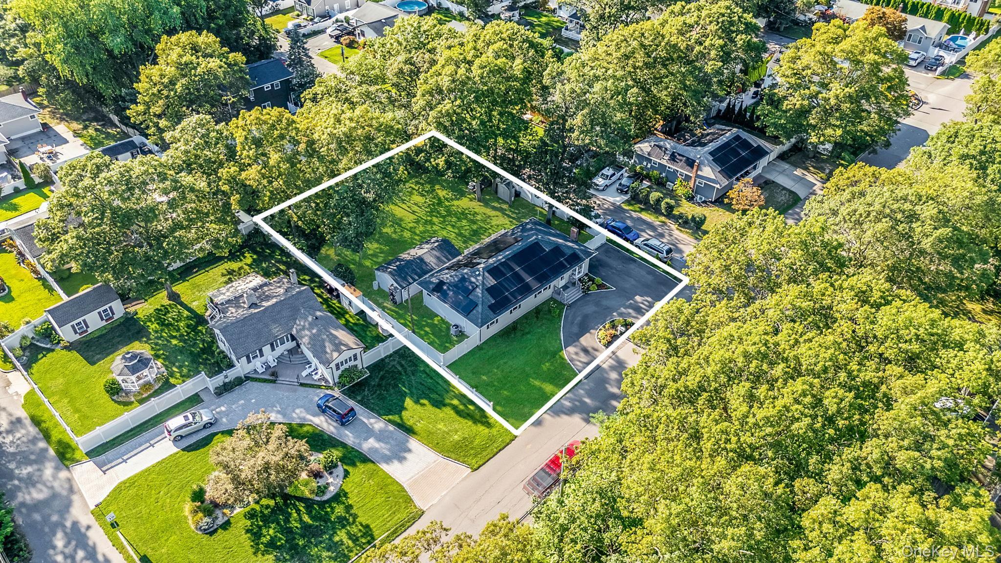 Single Family Grundy  Suffolk County, NY 11741, MLS-907654-29