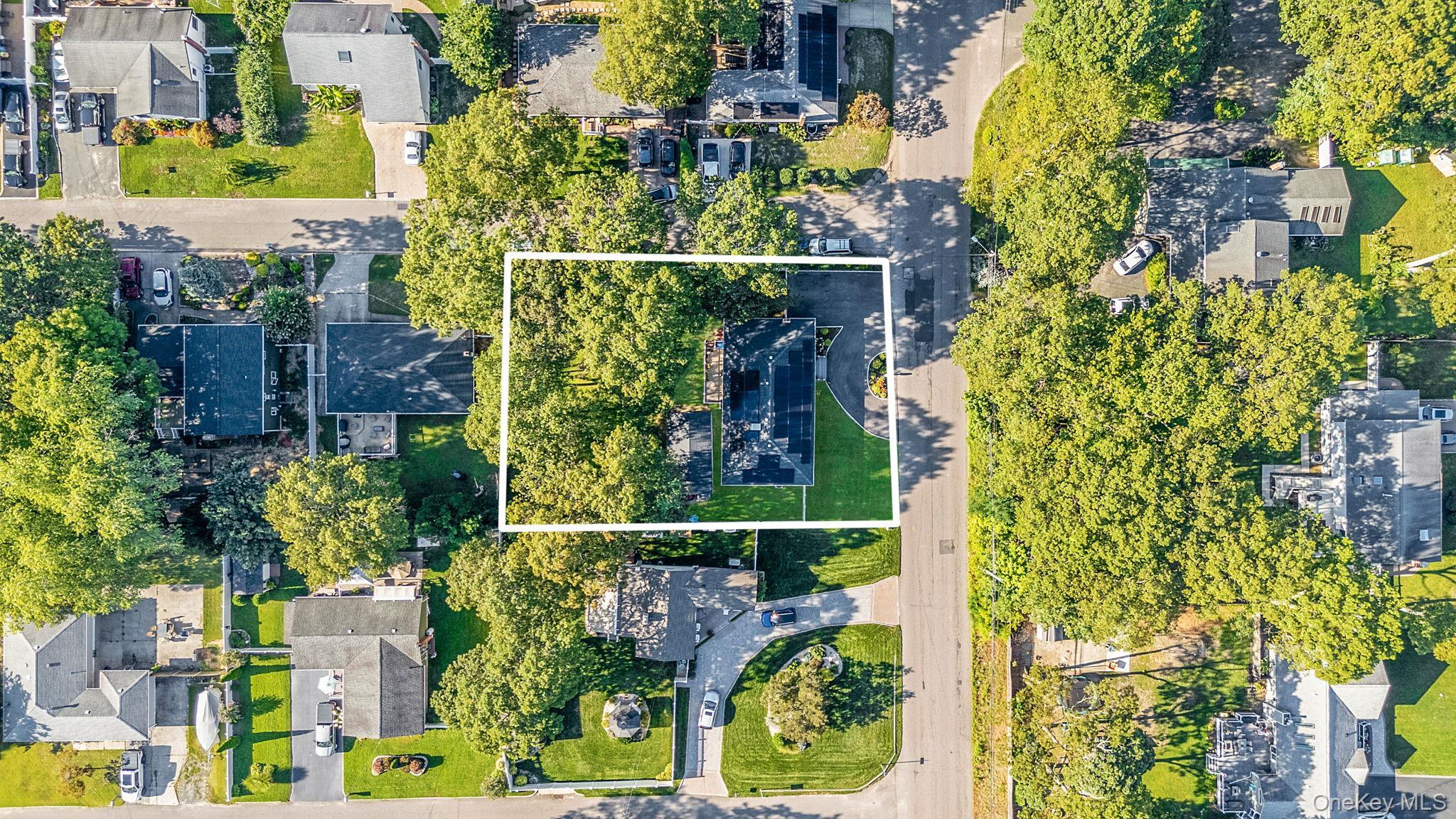 Single Family Grundy  Suffolk County, NY 11741, MLS-907654-33