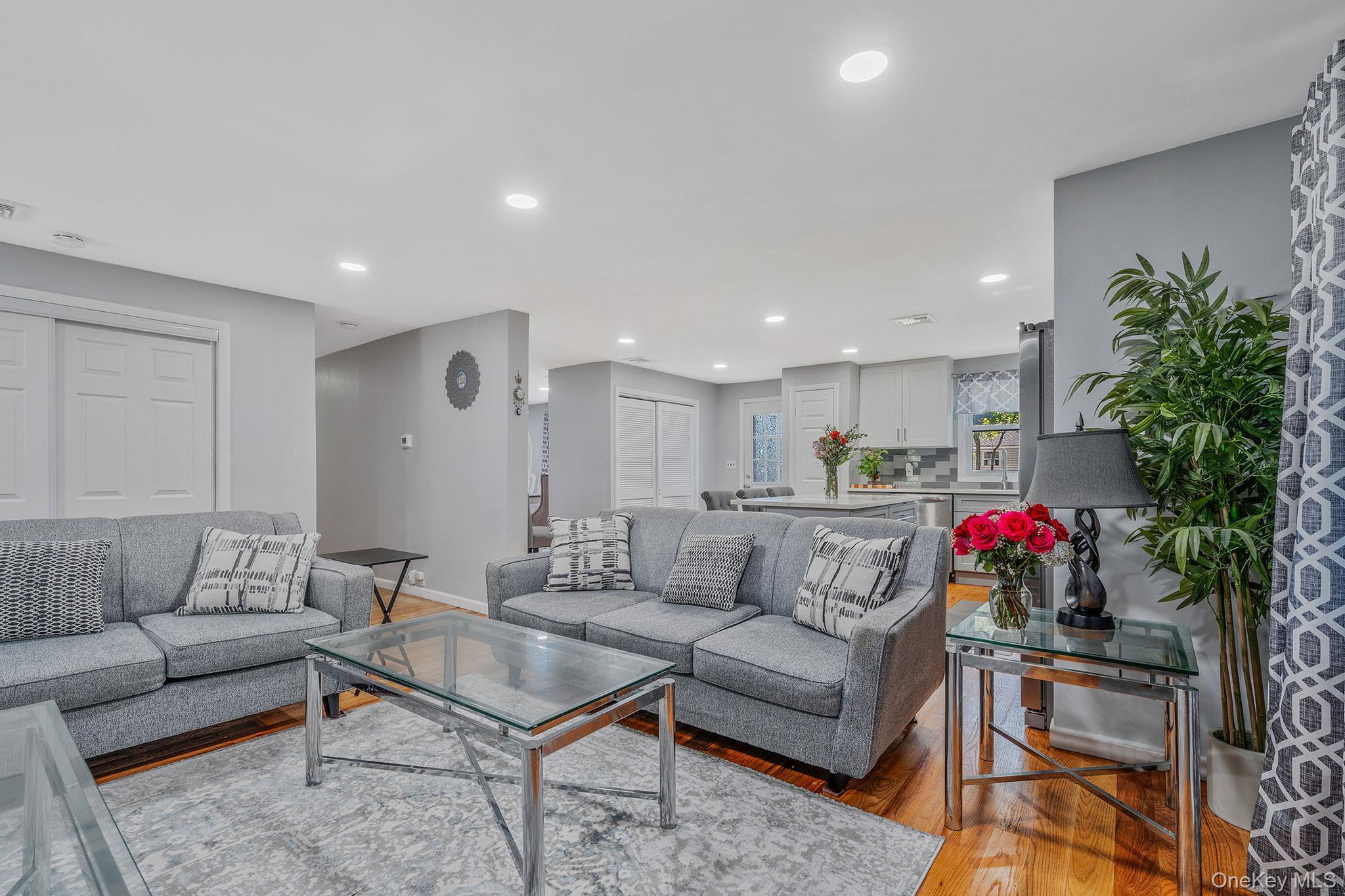 Single Family Grundy  Suffolk County, NY 11741, MLS-907654-6