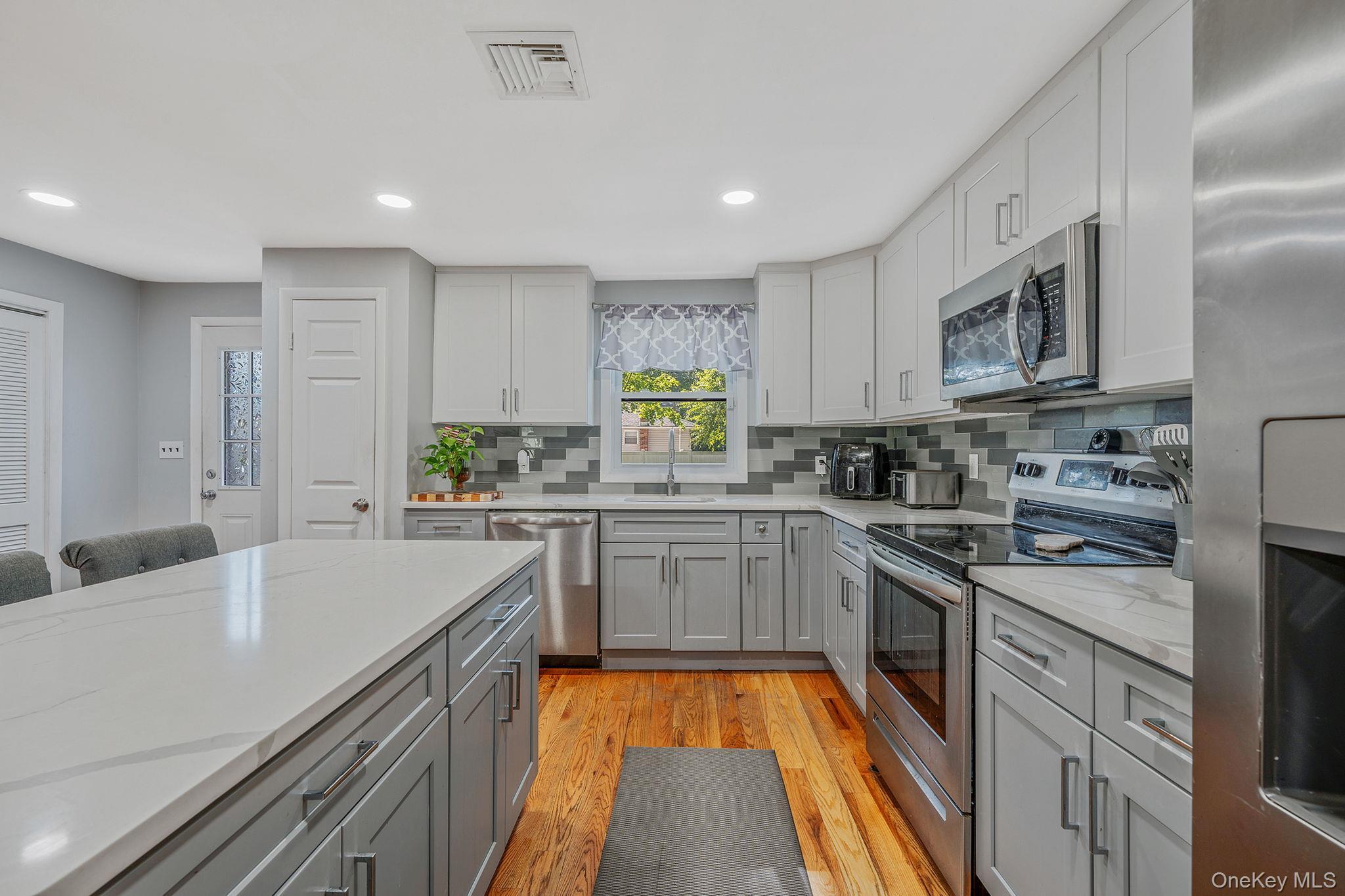 Single Family Grundy  Suffolk County, NY 11741, MLS-907654-9