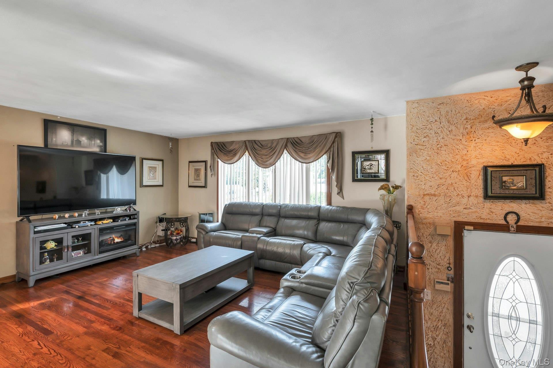 Single Family Abbey  Suffolk County, NY 11706, MLS-907681-4