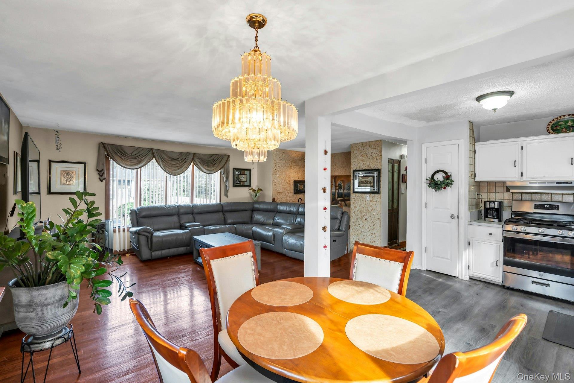 Single Family Abbey  Suffolk County, NY 11706, MLS-907681-7