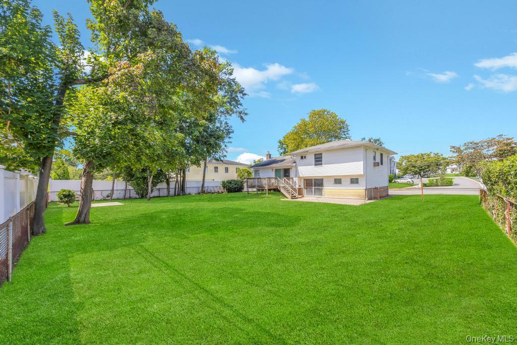 Single Family Haypath  Nassau County, NY 11804, MLS-907688-21