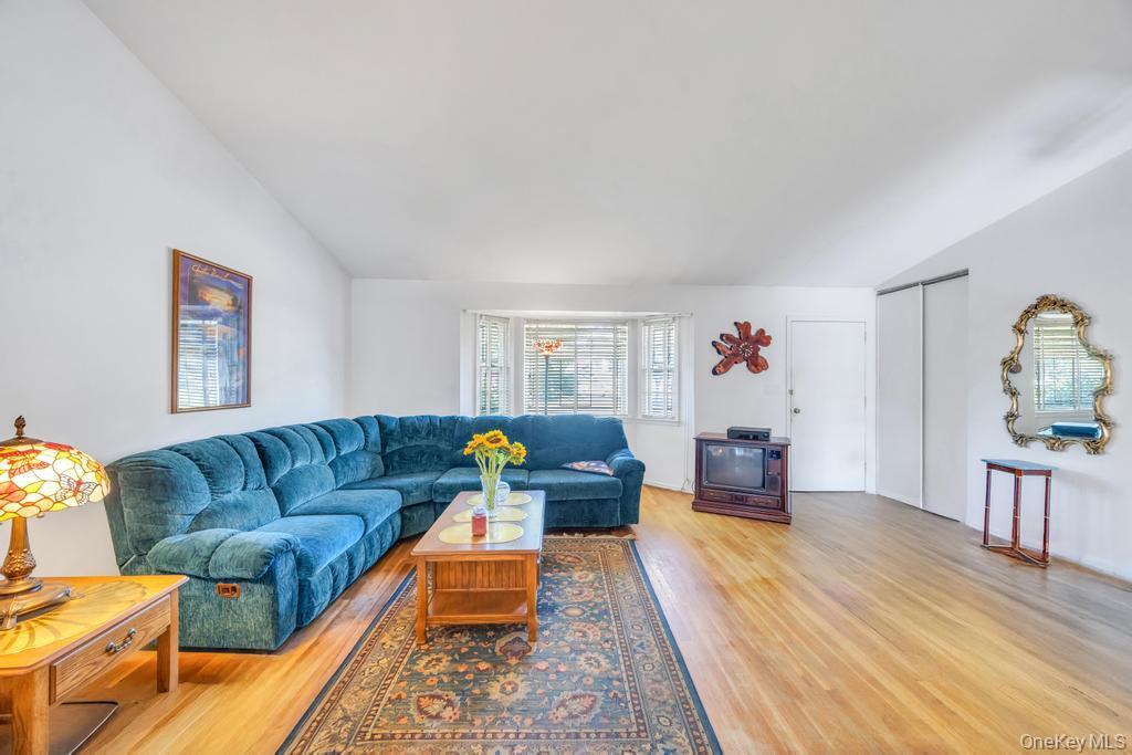 Single Family Haypath Nassau County, NY 11804, MLS-907688-8