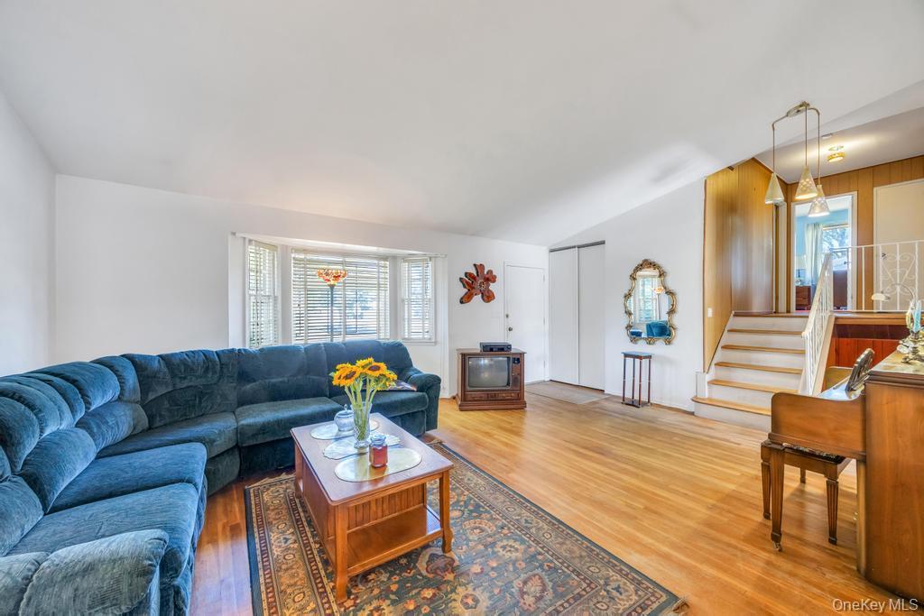 Single Family Haypath Nassau County, NY 11804, MLS-907688-9