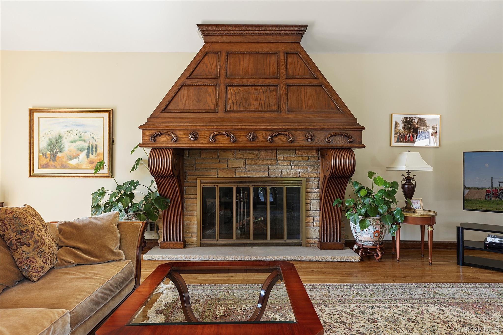 Single Family Chanticlare Nassau County, NY 11030, MLS-907698-11