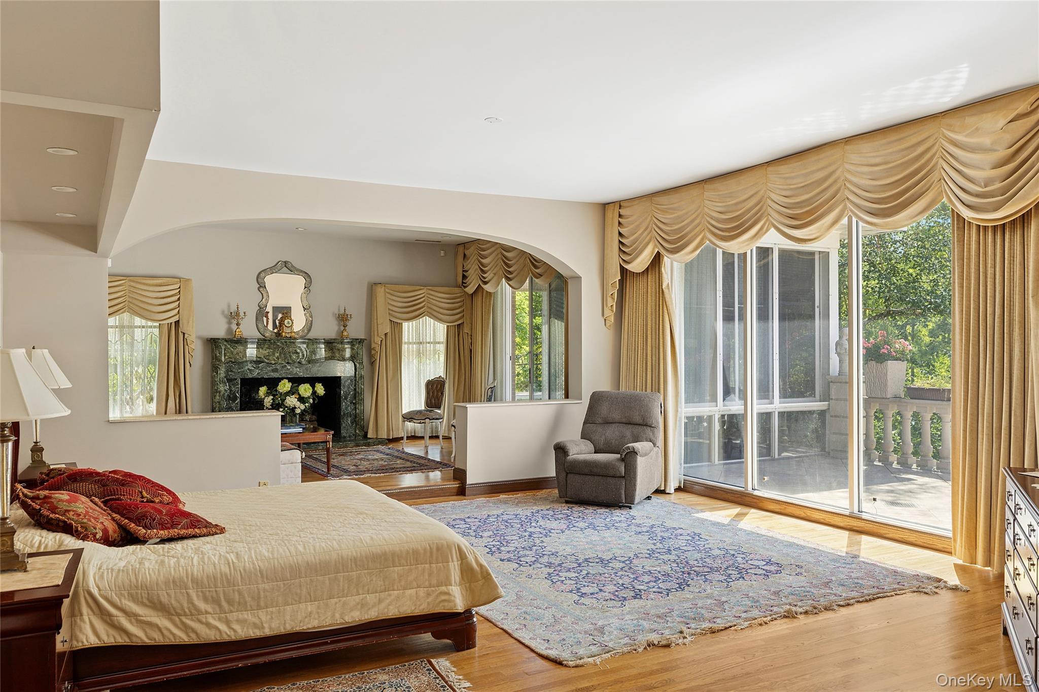 Single Family Chanticlare Nassau County, NY 11030, MLS-907698-12