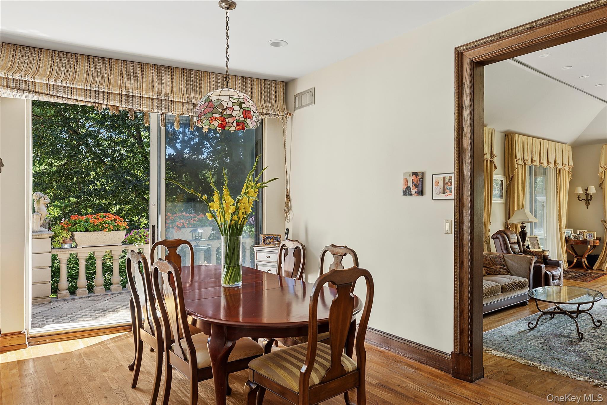 Single Family Chanticlare Nassau County, NY 11030, MLS-907698-9