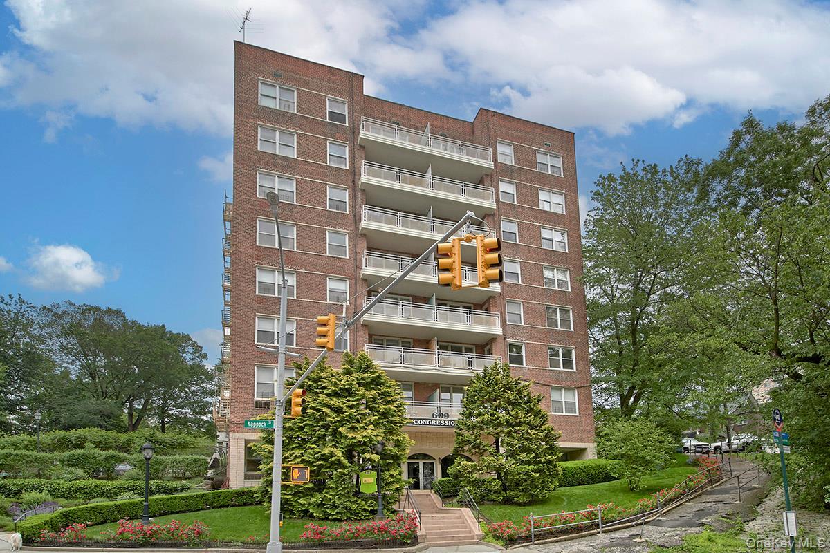 Coop Kappock Bronx, NY 10463, MLS-907741-2