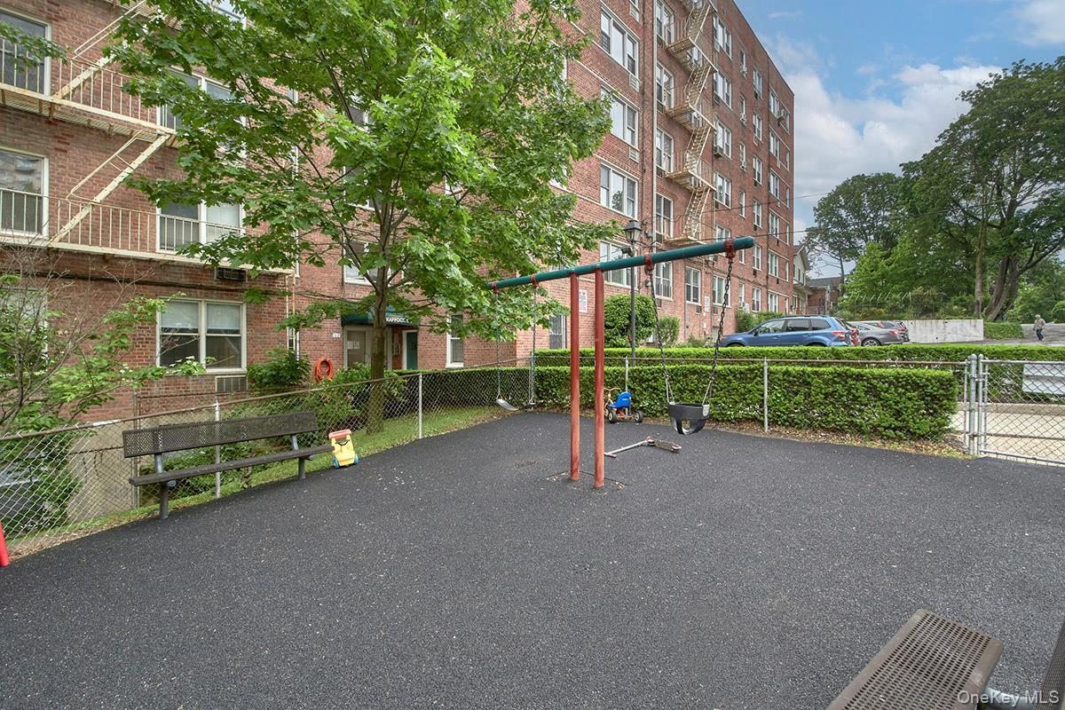 Coop Kappock Bronx, NY 10463, MLS-907741-24