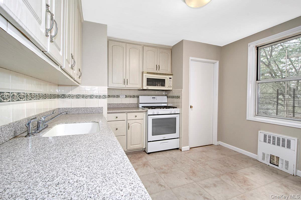 Coop Kappock Bronx, NY 10463, MLS-907741-7