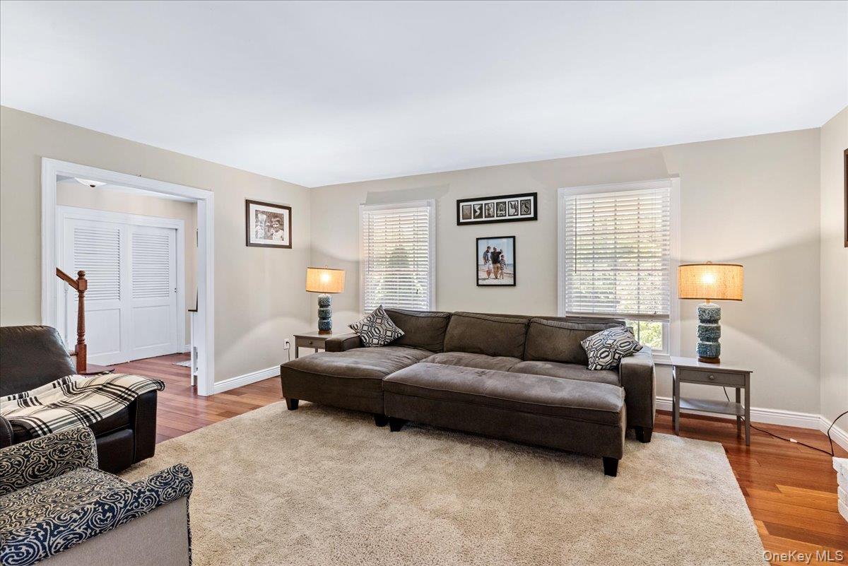 Single Family Oak Suffolk County, NY 11946, MLS-907762-12