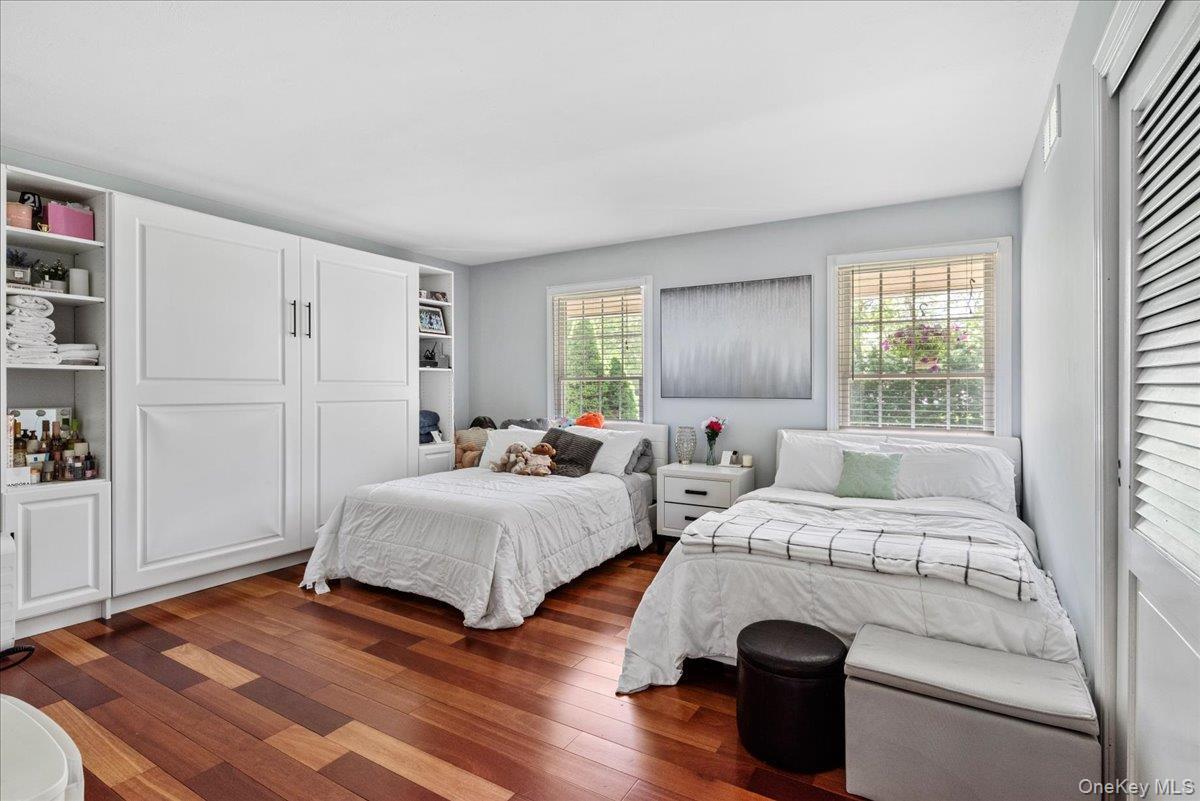 Single Family Oak Suffolk County, NY 11946, MLS-907762-14