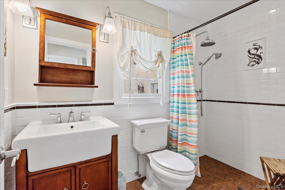 Single Family Oak Suffolk County, NY 11946, MLS-907762-15