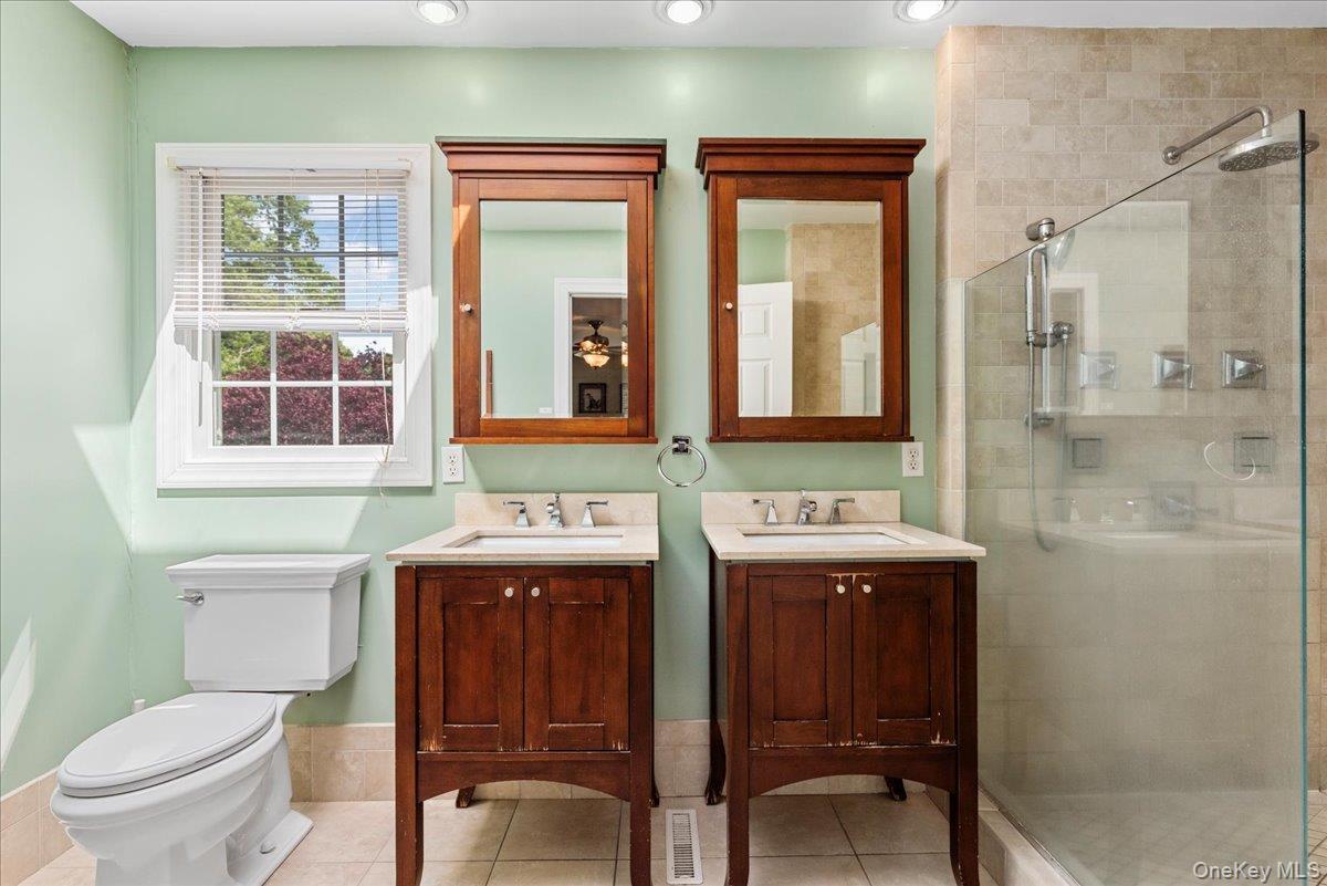 Single Family Oak Suffolk County, NY 11946, MLS-907762-20