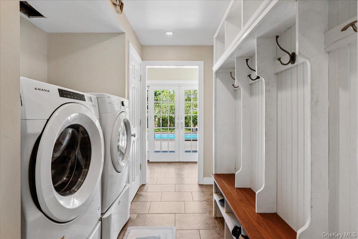 Single Family Oak Suffolk County, NY 11946, MLS-907762-24