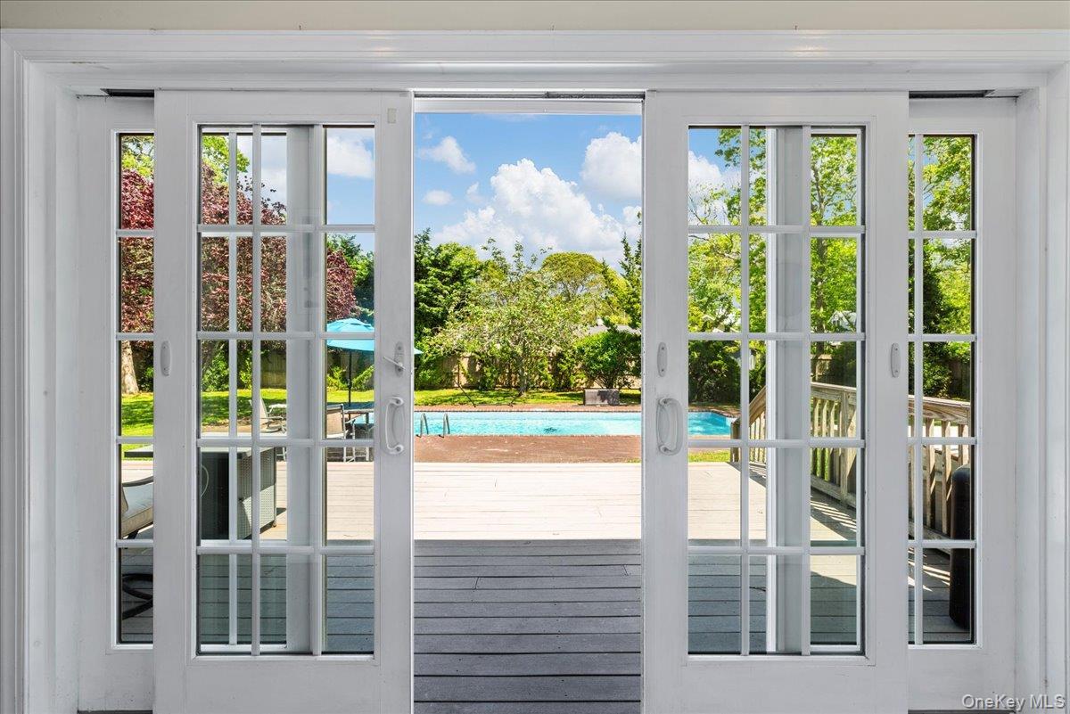 Single Family Oak Suffolk County, NY 11946, MLS-907762-25