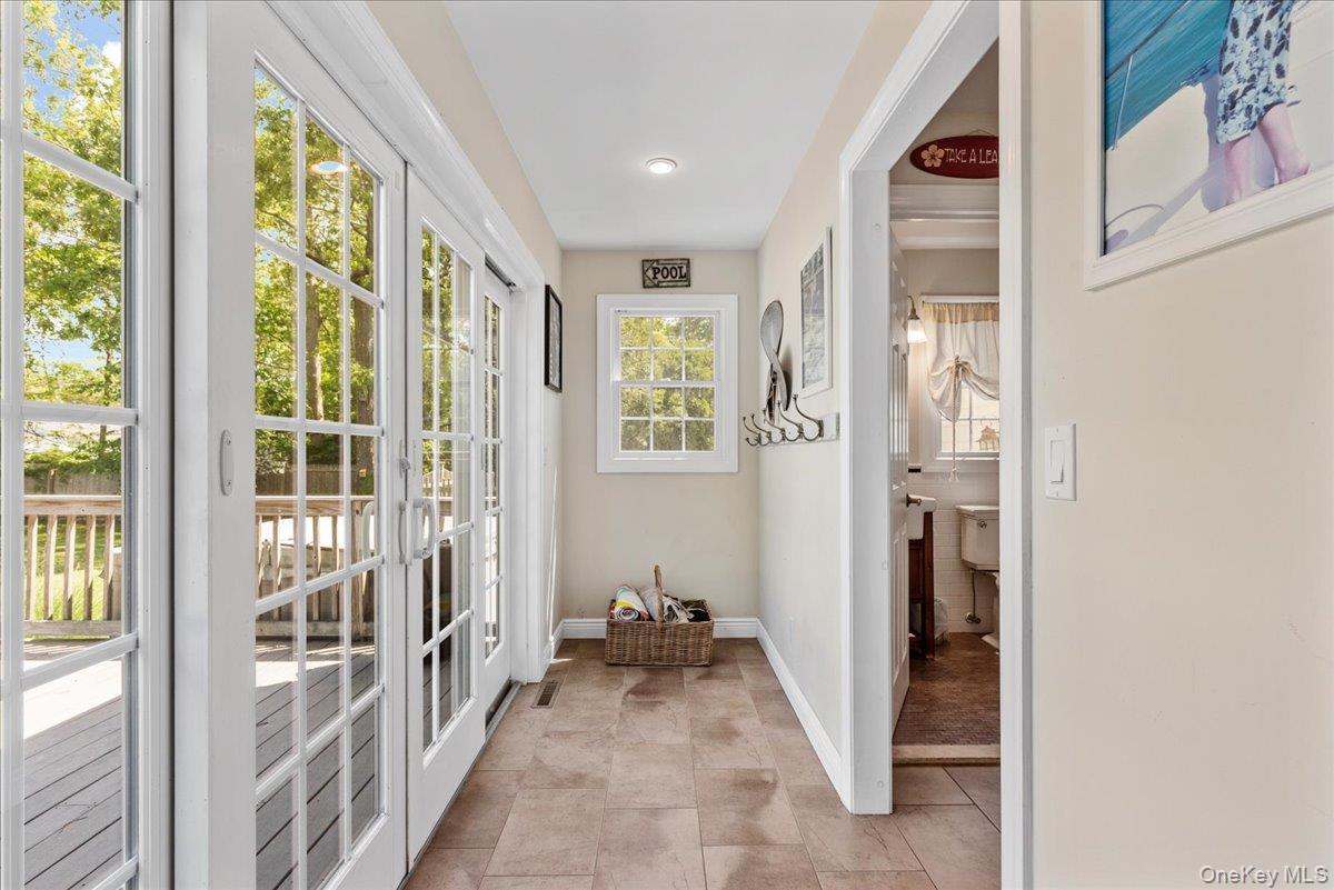 Single Family Oak Suffolk County, NY 11946, MLS-907762-26