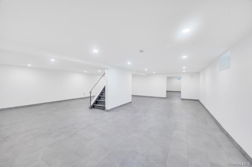 Single Family Cosgrove Nassau County, NY 11542, MLS-907784-27