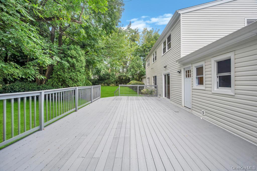 Single Family Cosgrove Nassau County, NY 11542, MLS-907784-33