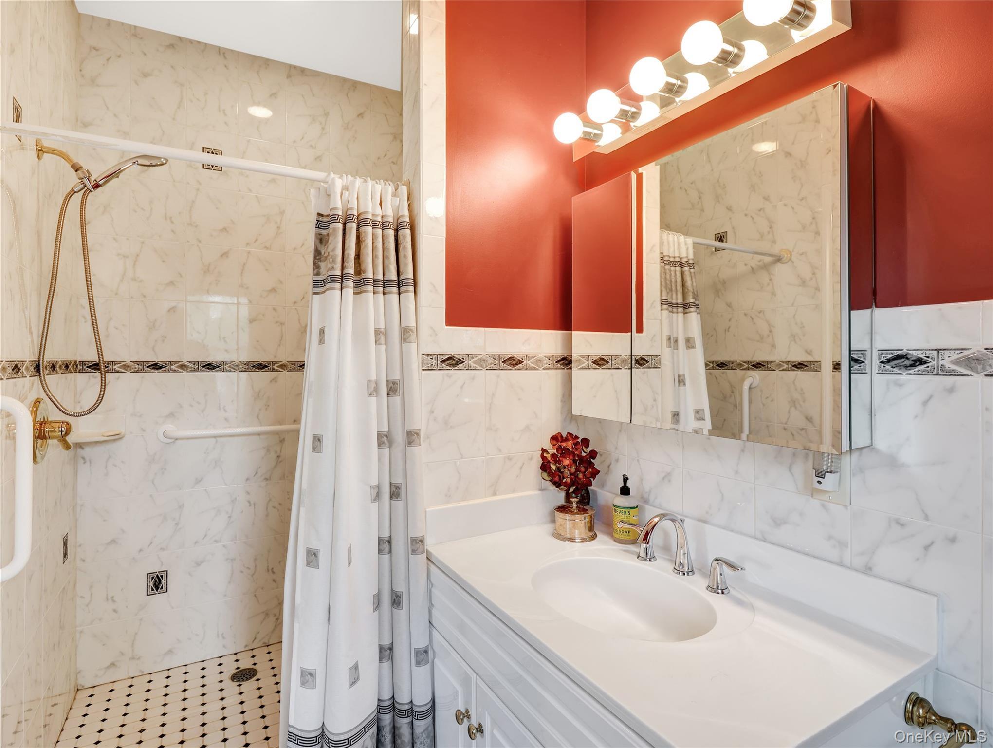 Single Family New Hempstead Rockland County, NY 10956, MLS-907795-17